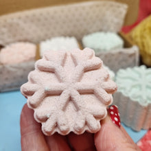 Load image into Gallery viewer, Festive Foamers - Foaming Body Wash - Christmas Pampering Selection