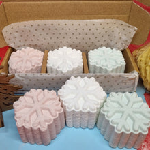 Load image into Gallery viewer, Festive Foamers - Foaming Body Wash - Christmas Pampering Selection