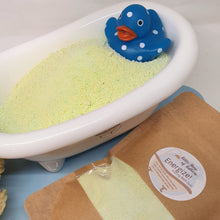 Load image into Gallery viewer, Men Behaving Bathly - Bath and Body Letterbox Gift Set