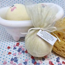 Load image into Gallery viewer, Champagne Kisses Bath Bomb - Luxury Bathing Range