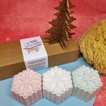 Load image into Gallery viewer, Festive Foamers - Foaming Body Wash - Christmas Pampering Selection
