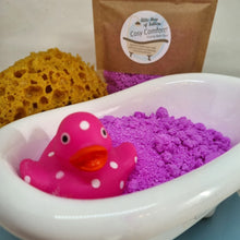 Load image into Gallery viewer, Feelgood Fizzing Bath Dust - Cosy Comfort - Blackcurrant &amp; Vanilla - self care pampering bath treats
