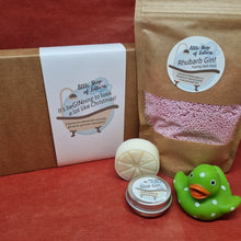 Load image into Gallery viewer, It&#39;s Be-GIN-ning to look a lot like Christmas Gift Set - Festive Bath and Body Letterbox Gift Set - Christmas Gift for Gin Lovers
