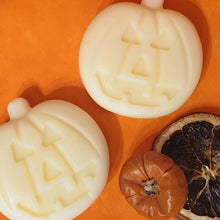 Load image into Gallery viewer, Solid Moisturiser Bar - Pumpkin Spice
