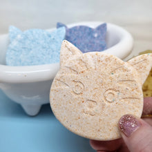 Load image into Gallery viewer, I&#39;ve Got Felines For You Bath Bomb - Cat shaped Bath Bomb - puns - cat lovers
