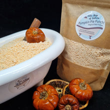 Load image into Gallery viewer, Magical Bath Potion - Pumpkin Pie Punch - Fizzing Bath Dust
