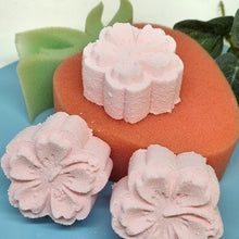 Load image into Gallery viewer, Shower Flowers - Foaming Body Wash - Strawberry Melon
